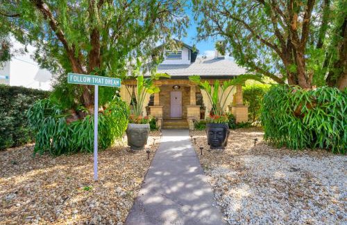 East Little Havana Villa | Casa Alaa West Brickell Sleeps 20 Pool&spa