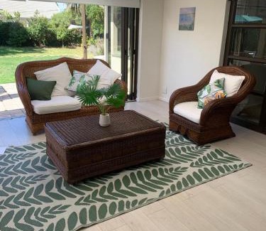 Constantia House | Casa Alara warm and welcoming