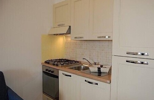 Puntone House | Casa Aliade A: A welcoming apartment that is part of a villa surrounded by the greenery.