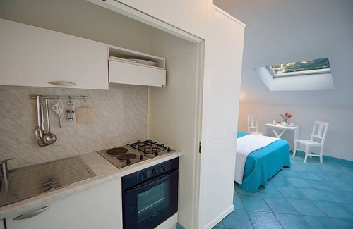 Minori House | Casa Alloro C: A welcoming studio apartment located in the center of Minori and a few meters from the sea.