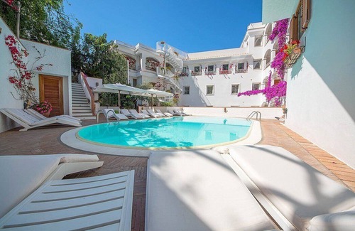 Minori House | Casa Alloro C: A welcoming studio apartment located in the center of Minori and a few meters from the sea.