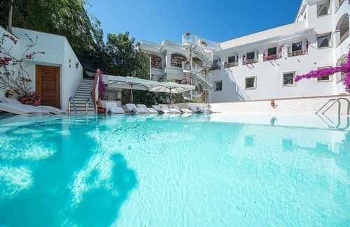Minori House | Casa Alloro C: A welcoming studio apartment located in the center of Minori and a few meters from the sea.