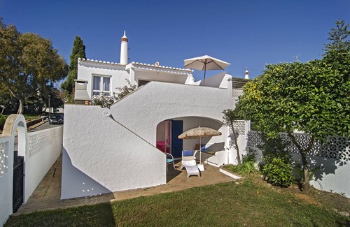 Praia da Luz Ski Chalet | Casa Alma Mar, 2 minutes' walk to the beach