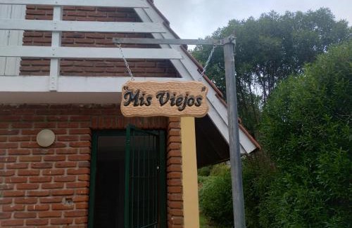 Mar del Plata Ski Chalet | Casa Alpino "Mis Viejos"