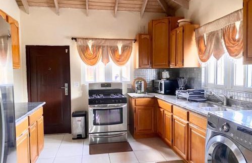 St. John's House | Casa Amarilla