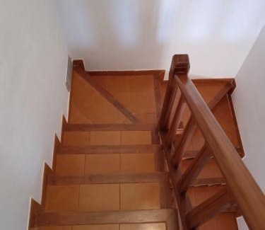 Prades House | Casa amb jardí i llar de foc