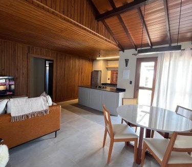 Laguna House | Casa Amendoeira - Rua da Praia Grande - Laguna-SC