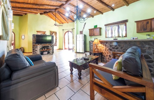 Playa Hermosa House | Casa Amistad: Private 2BR, 2BA w Pool, Comfort & Artistic Charm in Playa Hermosa