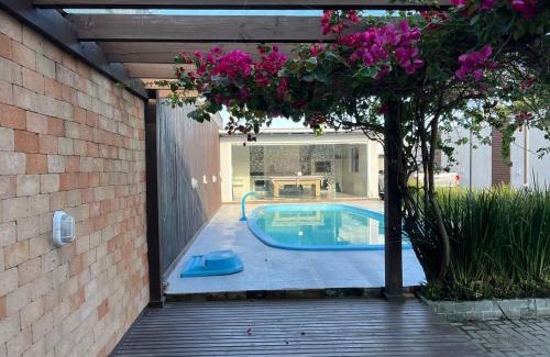Praia do Sonho House | Casa ampla com piscina na Praia do Sonho