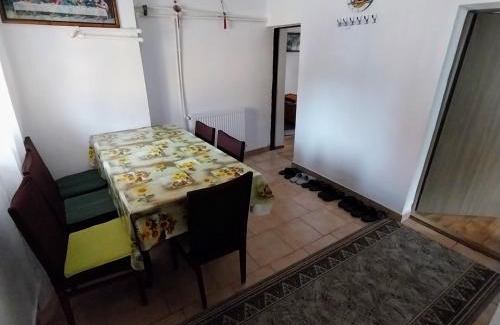 Novaci House | CASA ANDREEA
