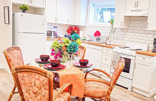 Southeast Edmonton Apartment | Casa Andrei