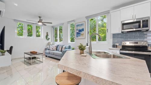 Puntas House | Casa Angelica Apt 103 steps to Sandy Beach