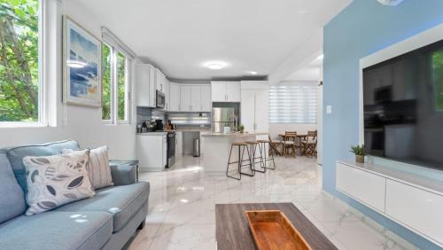 Puntas House | Casa Angelica Apt 103 steps to Sandy Beach