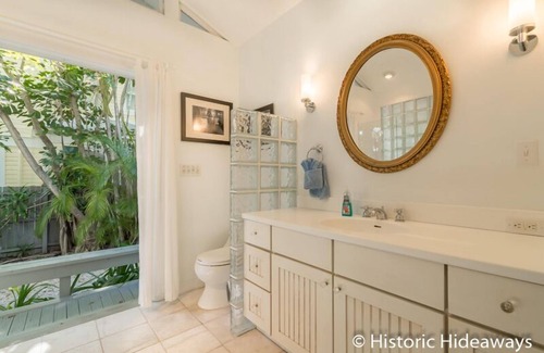 White Street Gallery District House | Casa Angelina in Key West