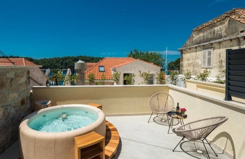 Cavtat Old Town Apartment | Casa Antika Suites