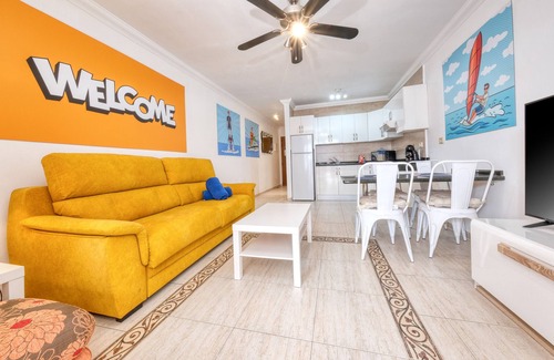 Puerto del Carmen Ski Chalet | Casa Appia 300m from the beach, heated pool