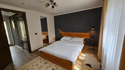 Curtea De Arges House | Casa Arcadia