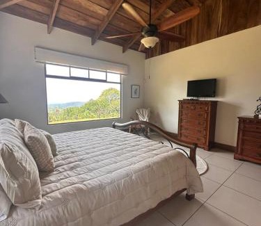 Bijagua House | Casa areno lodge