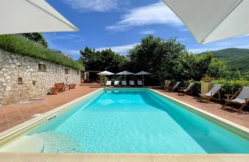 Spoleto House | Casa Aristo! Live like an Italian aristocrat! On a country estate. Slps 10