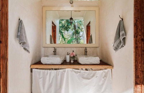 Soliman Bay Cabin | Casa Arkaana Eco Retreat
