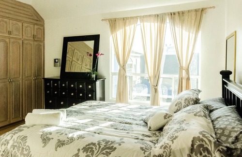 Loma Dorada House | | Casa Armonía | ☆ GATED ☆ PlentyOfPARKING ☆ 3minsBEACH | 4BR/2.5BA | 14ppl