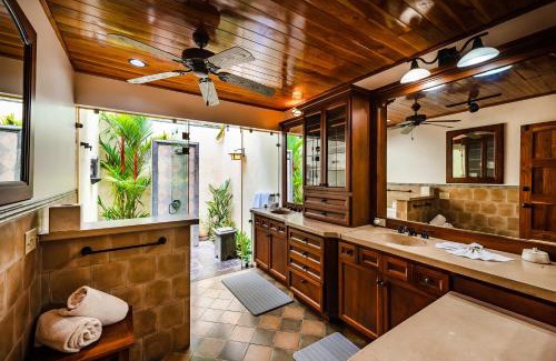 Playa Langosta Villa | Casa Arrecife - 5bdr Beachfront Villa - Ethereal sunsets