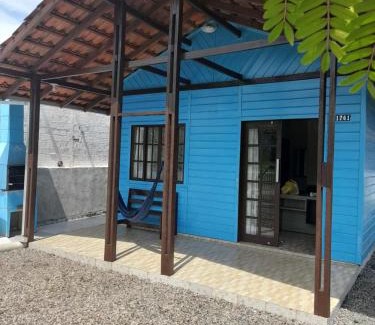 Guaratuba House | Casa Azul aconchegante, próx. a praia, Wi-Fi 300mb