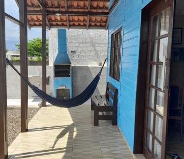 Guaratuba House | Casa Azul aconchegante, próx. a praia, Wi-Fi 300mb