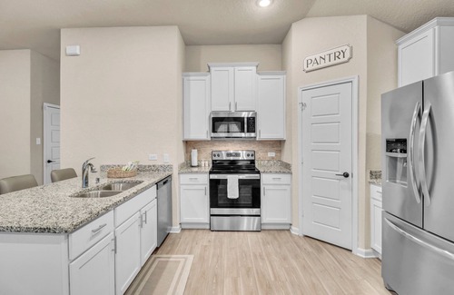 Southside House | Casa Azul: Near Lackland, Seaworld, Downtown Area