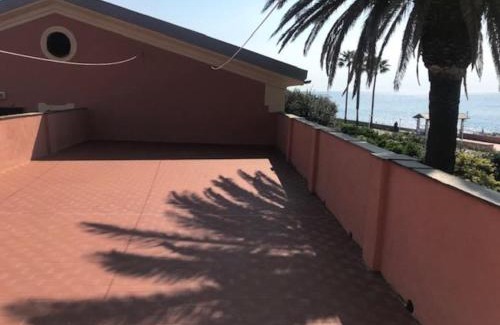 Albisola Superiore Apartment | Casa Balbi al Mare, giardino e posto auto privato