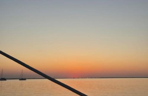 Faro Boat Rental | Casa barco liberdade