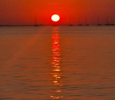 Faro Boat Rental | Casa barco liberdade