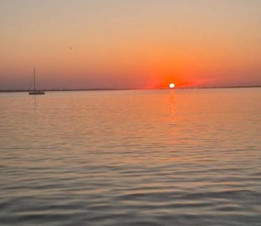 Faro Boat Rental | Casa barco liberdade