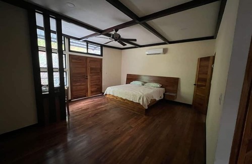Parrita House | Casa Barco Rainforest House