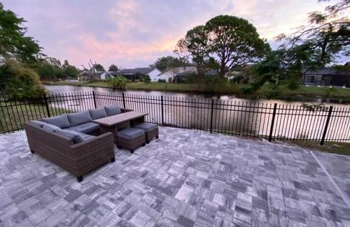 Palma Sola House | Casa Bella - 5BR, Waterfront, Pool, Spa -9 Min Anna Maria