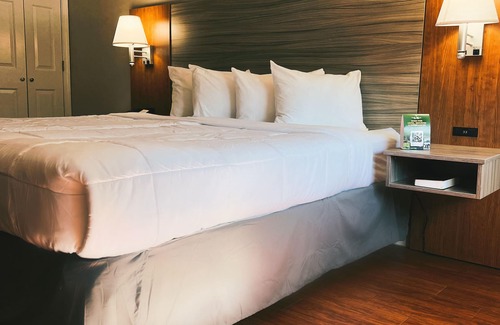 Tallahassee Hotel | Casa Bella Inn & Suites Extended Stay