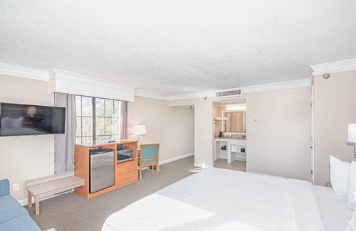 Tallahassee Hotel | Casa Bella Inn & Suites Extended Stay