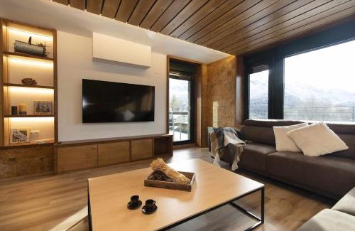 Panticosa Apartment | Casa BellaVista by BeValle