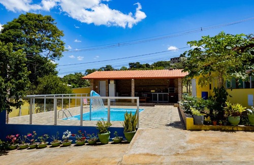 Confins House | Casa bem equipada com piscina,churrasqueira e WiFi