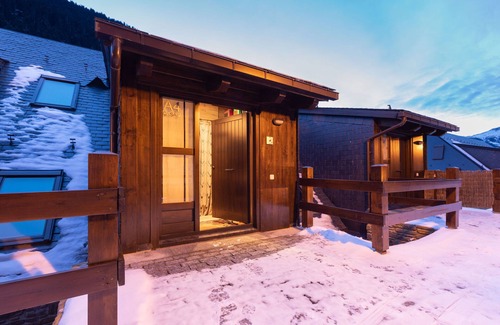 Baqueira Ski Chalet | Casa Beret Deluxe Luxurious and great detached house at the foot of the slopes at Cota 1500 of Baqueira Beret