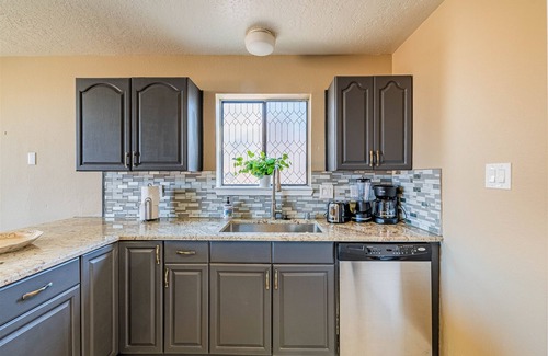 Paradise Hills Civic House | Casa Blanca- 3 bed 2 bath | 3 Bed, 2 Bath