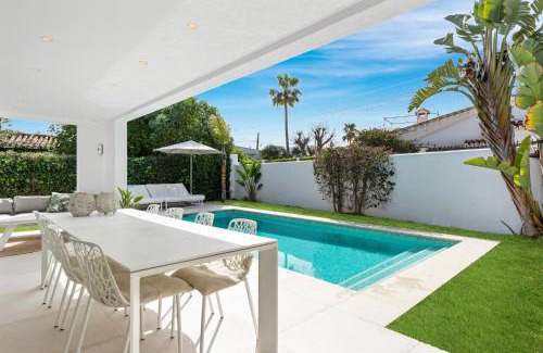 Urbanizacion Costabella House | Casa Blanca