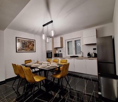 Kastel Sucurac Villa | Casa Blanca