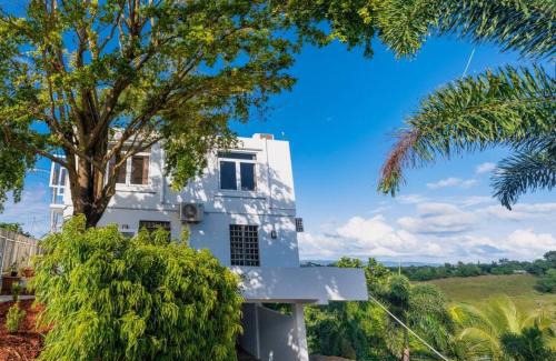Pueblo Apartment | Casa Blanca Mountain and Ocean Views