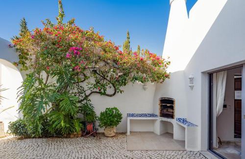 Mato Serrao Villa | Casa Blanca