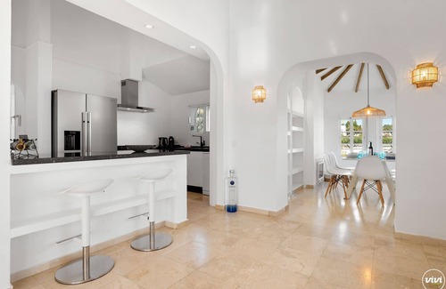 Estepona Villa | Casa Blanca | Villa with garden in Estepona