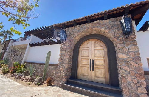 Nopolo House | Casa Blanco Vista - brand new luxury home, steps from the sand & Sea of Cortez