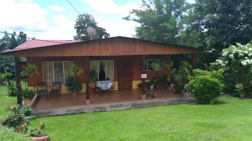 Penas Blancas House | Casa Bliss Arenal: Casa Rústica en La Fortuna