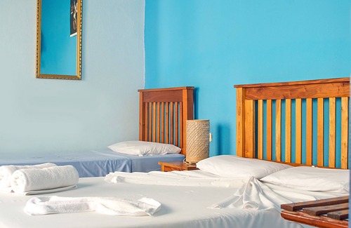 Trinidad House | Casa Blue Media Luna
