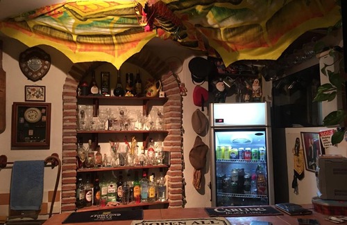 Cuevas de San Marcos House | Casa Bob